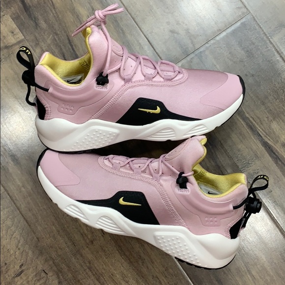 NIKE WMNS AIR HUARACHE CITY MOVE - Picture 13 of 16